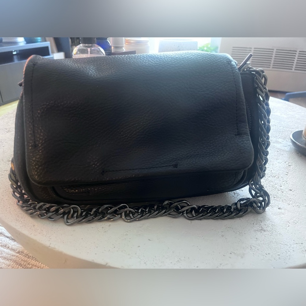 Zara Shoulder Black with metallic chain